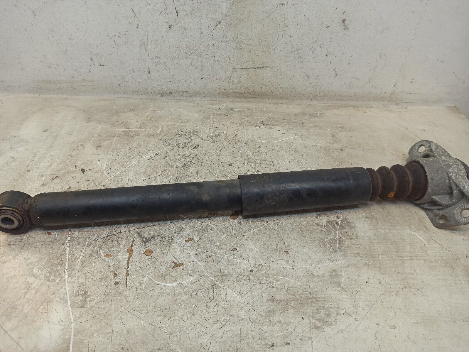 VW Golf MK5 2004-2008 1.6 FSi Rear Shock Absorber 1K0512013 - Image 4
