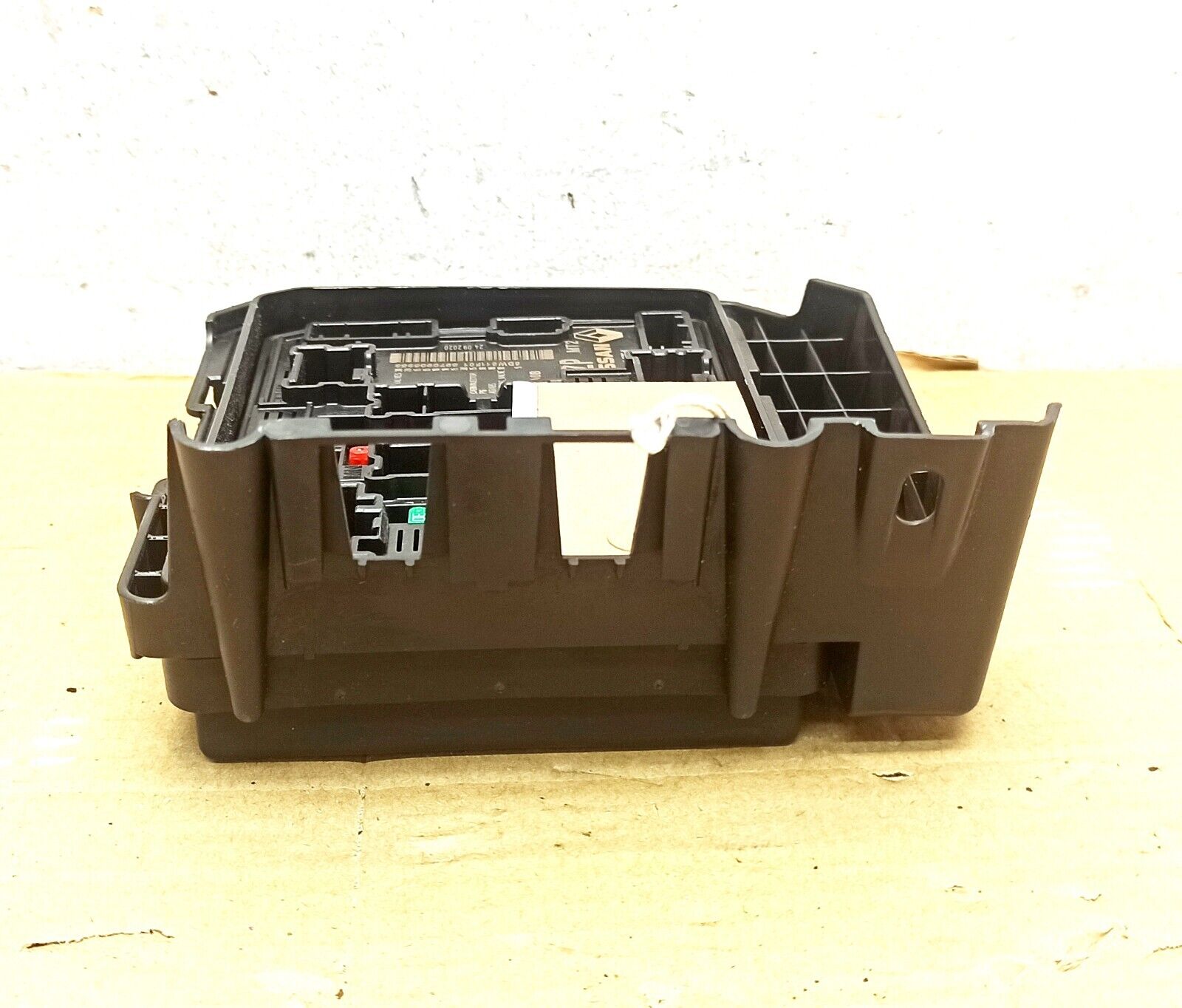 しゅう Nissan Juke MK2 2019-2023 Fuse Box 284B76LA0B, 284C03643R
